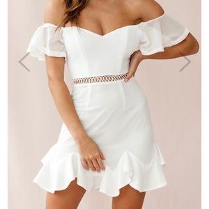 Off the shoulder Selfie Leslie dress